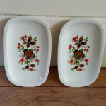 Vintage schaaltjes met bloemen